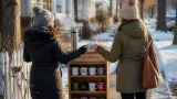 Riverview ‘mug library’ brews strong turnout as neighbours embrace cup exchange