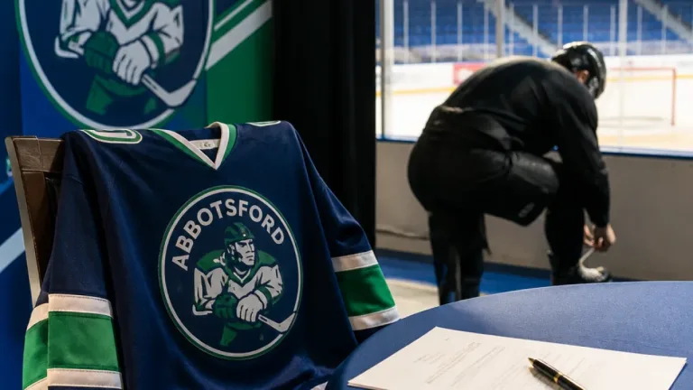 Abbotsford Canucks add Quinn Emerson after standout Bowling Green career