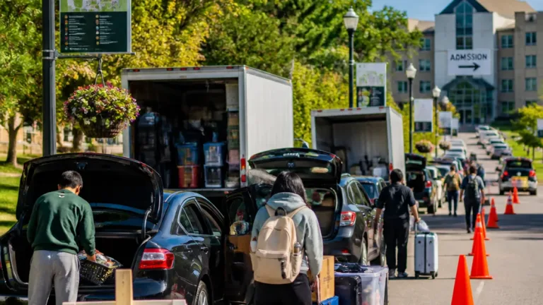 Move-in weekend in Waterloo brings traffic limits, parking bans and thousands of students
